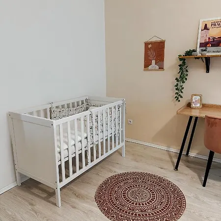 Daire Quiet Boho Lair 10 Min To Centre Prag