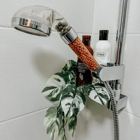 Quiet Boho Lair 10 Min To Centre Апартаменты