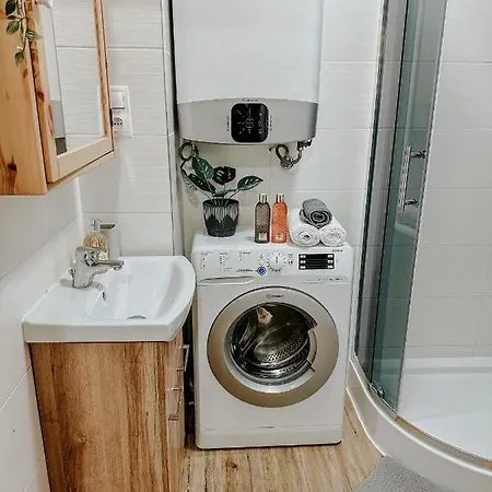 Quiet Boho Lair 10 Min To Centre Апартаменты *